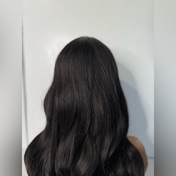 Black long Wig 28 In - Realistic Look - Picture 8 of 10